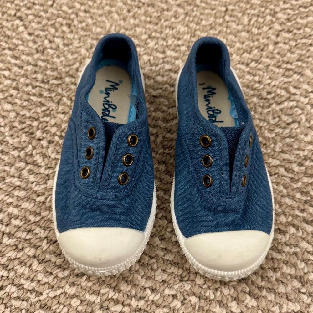 NWT Mini Boden blue canvas sneaker